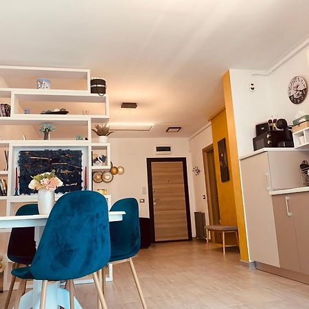 Luxury Kln By Alezzi Mamaia Nord Apartman Năvodari Kültér fotó