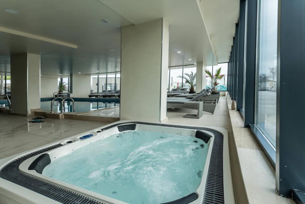 Luxury Kln By Alezzi Mamaia Nord Apartman Năvodari Kültér fotó