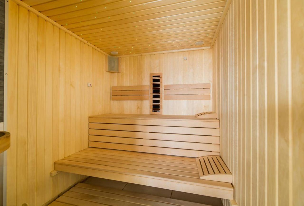 Luxury Kln By Alezzi Mamaia Nord Apartman Năvodari Kültér fotó