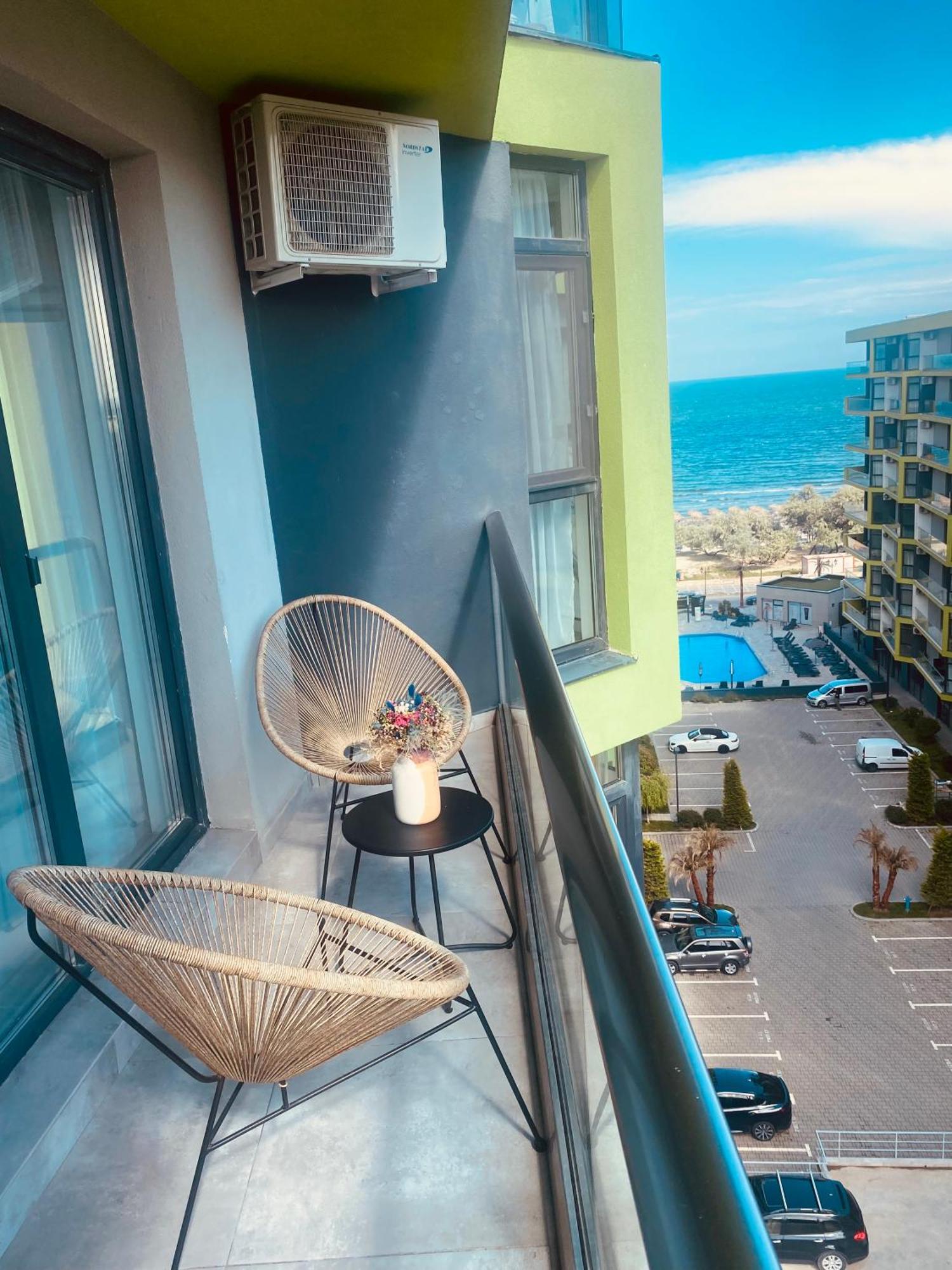 Luxury Kln By Alezzi Mamaia Nord Apartman Năvodari Kültér fotó
